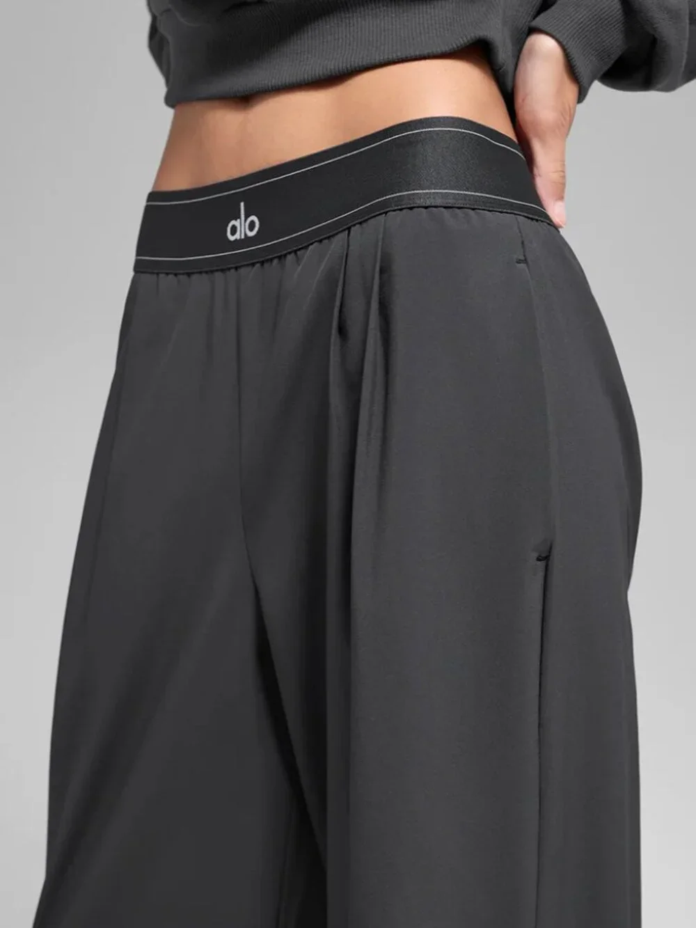 NWT 😜 Alo Yoga Suit Up Trouser Anthracite Grey Relaxed Fit Wide Leg Pants 30